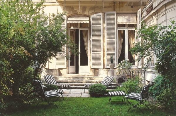Khu vườn của viện nữ tu Saint Germain được xây dựng từ thế kỉ 18