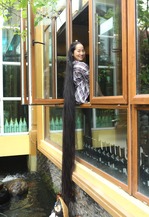 Chị Lan với mái tóc dài thướt tha