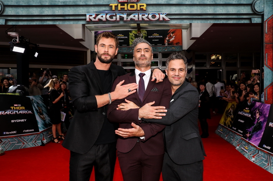Sự kiện lần này có sự tham gia của “Thần Sấm” Chris Hemsworth, đạo diễn Taika Waititi và “Người Khổng Lồ Xanh” Mark Ruffalo.