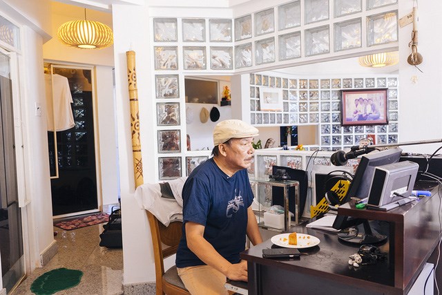 Không gian nhà đầy ắp hình ảnh hạnh phúc của gia đình