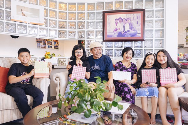 Khi rảnh rỗi, ông thường tự mình lái ô tô đưa vợ đi ăn chiều hay dạo biển, thăm các tịnh xá, thiền viện ở Vũng Tàu để nghe tiếng chuông gió.