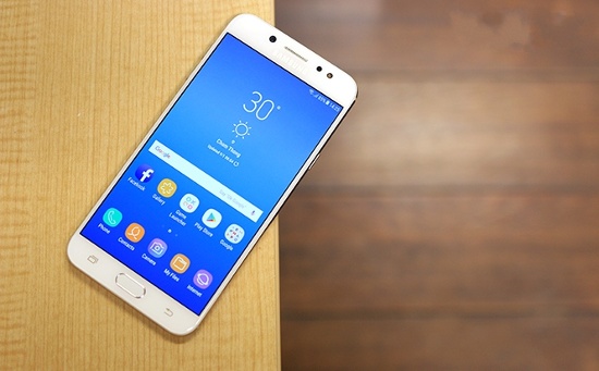 Smartphone tầm trung camera kép đầu tiên của Samsung
