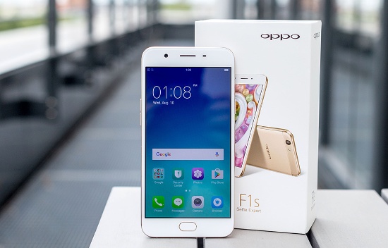 Oppo F1s 2017 (64GB): Tại thời điểm ra mắt, Oppo F1s 2017 (64GB) có giá khoảng 7 triệu, tuy nhiên tại thời điểm này giá của thiết bị đã giảm về mức gần 6 triệu. Về cơ bản Oppo F1s 2017 là giống hệt người tiền nhiệm, nhưng RAM nâng lên 4GB và bộ nhớ tăng gấp đôi lên 64GB.