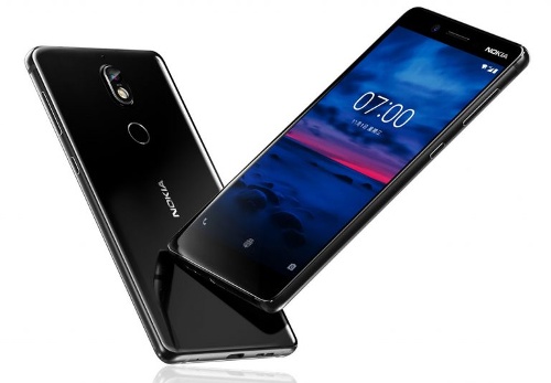 Một thiết kế cao cấp hơn: Mặc dù có kiếu dáng tương tự như Nokia 6 hoặc Nokia 8 nhưng rõ ràng Nokia 7 vẫn rất nổi bật khi sở hữu khung kim loại hợp kim nhôm 7000 series cứng cáp, được trang trí bằng các đường cắt kim cương sáng bóng tạo điểm nhấn riêng.