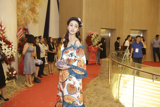 Khá kén chọn sự kiện để tham gia nên sự xuất hiện của Ngô Trà My gây chú ý đặc biệt trong show diễn 