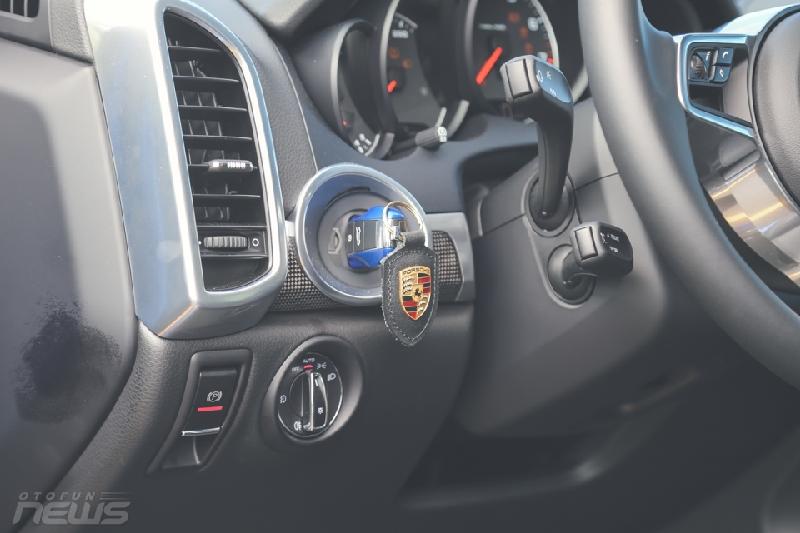 porsche cayenne ong hoang phong do khong tuoi