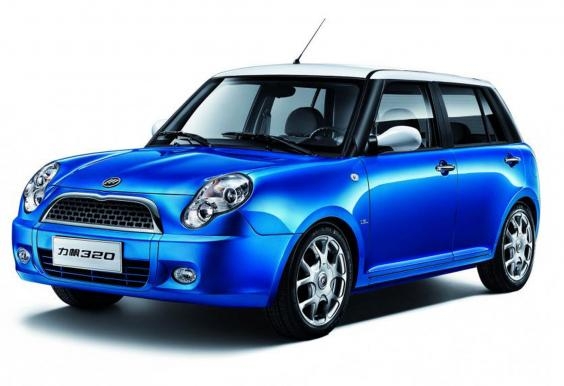 MINI Cooper và Lifan 320.