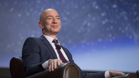 Soán ngôi Bill Gates, ông chủ Amazon trở thành người giàu nhất thế giới