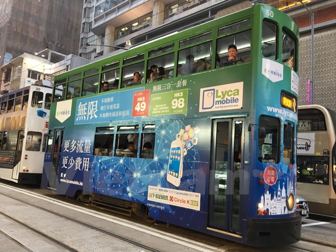 Sống lại cảm giác đi tàu điện leng keng của Hà Nội khi tới Hong Kong