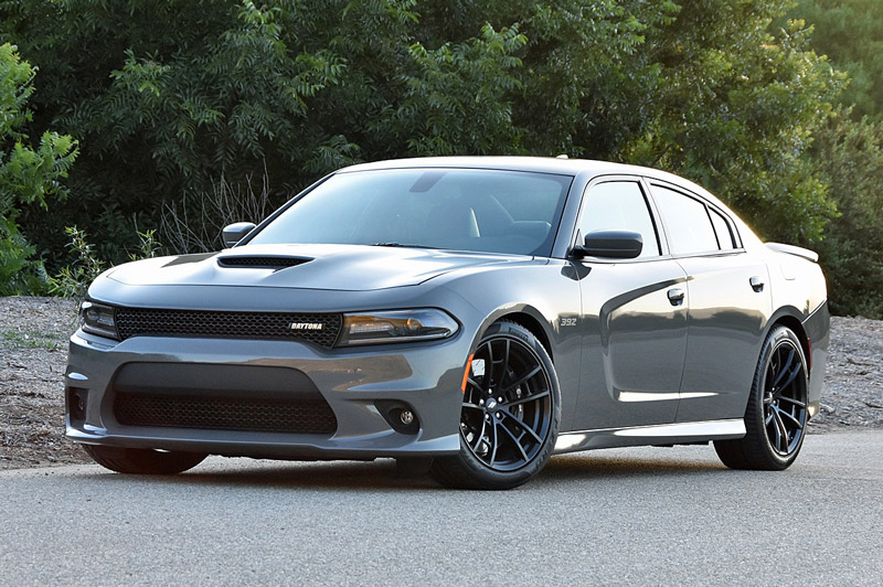 1. Dodge Charger 2017 với gói tuỳ chọn ParkView.