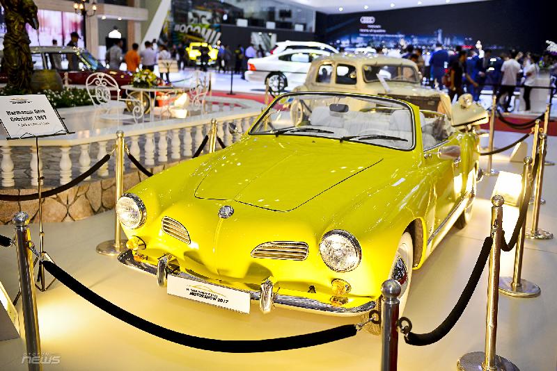 Volkswagen Karmann Ghia Cabriolet 1967 là tác phẩm chung của hai hãng sản xuất thân xe (coachbuilder) lừng danh Ghia và Karmann.