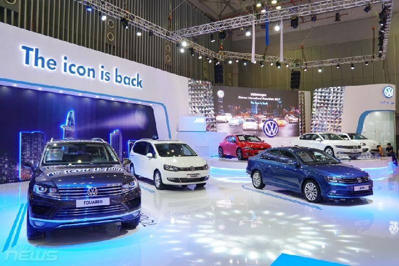 VWVN đã mạnh dạng mang 6 mẫu xe trung và cao cấp đến triển lãm lần này gồm: mẫu sedan hạng C Jetta, MPV cao cấp Sharan, xe thể thao Scirocco GTS, xe SUV cao cấp Touareg, Sedan cao cấp Passat BlueMotion và chiếc xe compact