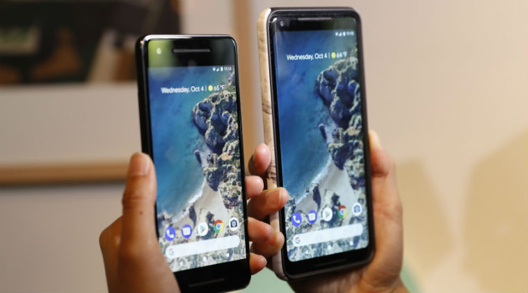 Pixel 2 bắt đầu ở mức giá 649 USD, trong khi Pixel 2 XL là 849 USD cho mô hình 64 GB. Cả hai đều được hỗ trợ bởi Android 8.0 Oreo và được quảng cáo để nhận được nâng cấp trong ba năm. Các tính năng Trợ lý mới nhất của Google hiện có cùng với một số cải tiến phần mềm khác của Google.