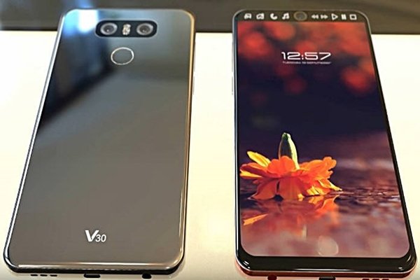 Bề ngoài V30 khá lộng lẫy với tông màu bạc và cấu hình bên trong gồm Qualcomm Snapdragon 835, RAM 4GB, Bộ nhớ trong 64GB và khe cắm thẻ nhớ microSD, có khả năng chống bụi và nước IP68, và được chế tạo để tồn tại trong các điều kiện khắc nghiệt. Với camera kép ở mặt sau gồm 1 ống kính 16 megapixel và 1 ống là 13 megapixel, người dùng có thể chụp những bức ảnh góc cực rộng. Theo đánh giá LG V30 đạt thang điểm 8,7.