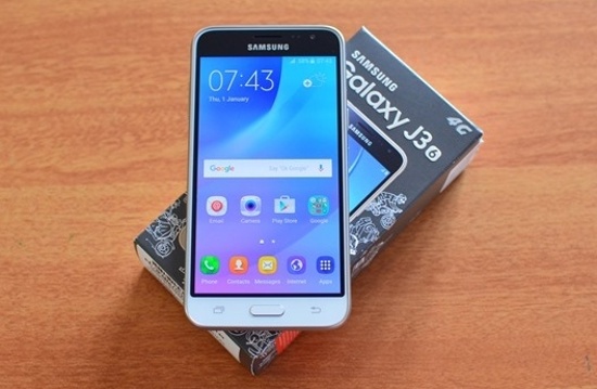 Về hiệu năng, Galaxy J3 2016 sử dụng vi xử lý Spreadtrum SC7731 lõi tứ 1.3GHz, GPU Mali-400, RAM 1.5GB nhưng khá tiếc khi bộ nhớ trong chỉ có 8GB mặc dù có hỗ trợ khe cắm thẻ nhớ mở rộng.