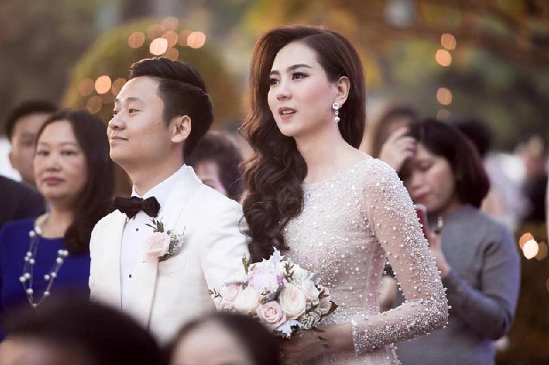 Mai Ngọc rạng ngời trong đám cưới đình đám cùng thiếu gia Hà thành.
