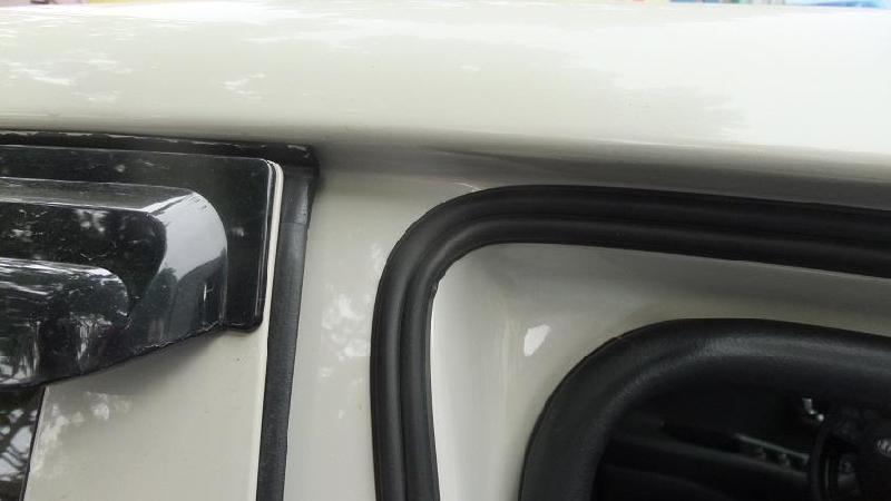 Các bạn lưu ý: Hiện rất nhiều nơi lấy sản phẩm này về nhưng thi công tới đoạn này thì cắt bỏ rồi lại nối tiếp cho đoạn gấp khúc làm rất mất thẩm mỹ của cả xe.