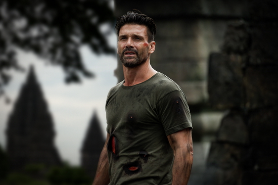 1.    Frank Grillo:   Frank Grillo sinh ngày 8 tháng 6 năm 1965 tại Mỹ. Anh là con cả trong gia đình và có 2 người em. Thực chất, Grillo từng có ước mơ theo đuổi thể thao chuyện nghiệp. Anh tốt nghiệp Đại học New York với tấm bằng về ngành kinh doanh.