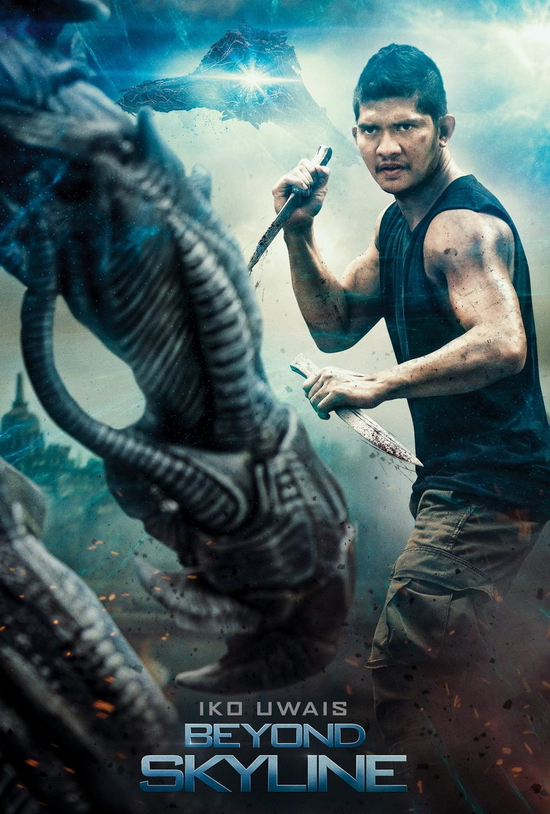 2.    Iko Uwais:    Sinh năm 1983, Iko Uwais là một trong những gương mặt sáng giá từng góp mặt vào các bộ phim nổi tiếng. Anh là người Indonesia. Ông nội của Iko là một bậc thầy võ thuật của môn Pencak Silat. Iko tham gia luyện tập môn võ này từ năm anh 5 tuổi. Tài năng của anh được phát hiện bởi đạo diễn Gareth Evans. Khi ấy, Evans đã thuyết phục anh từ bỏ công việc làm lái xe hàng ngày và tham gia vào dự án điện ảnh của ông.