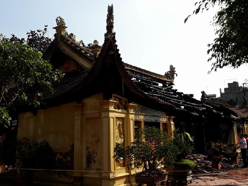 {title} Ngôi đình cổ bị hoả hoạn thiêu cháy rụi
