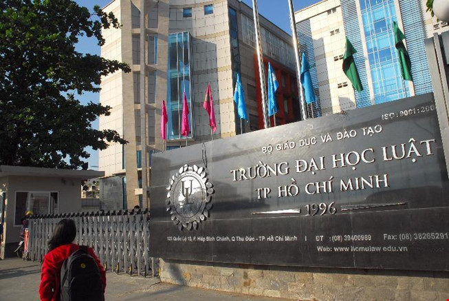 Hơn 100 sinh viên ĐH Luật TP.HCM bị buộc thôi học vì kết quả kém