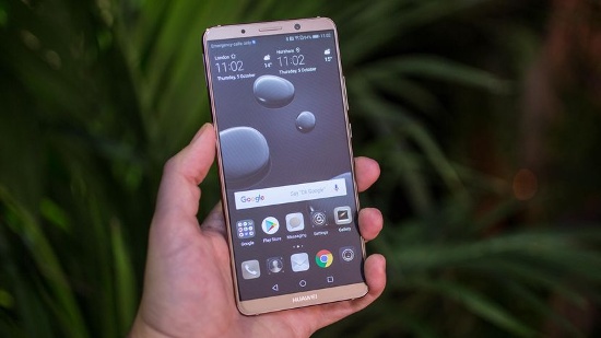 Màn hình: Với cảm biến vân tay ở mặt sau nên mặt trước của Mate 10 Pro không có nút home mà toàn bộ dành cho màn hình hiển thị, viền trên, viền dưới cũng như viền màn hình ở hai cạnh đều rất mỏng. 