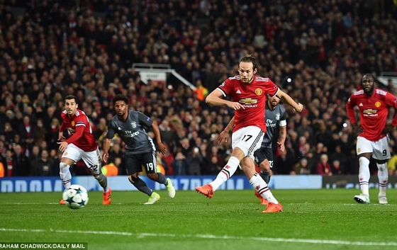 Blind ghi bàn ấn định chiến thắng 2-0 cho Man Utd