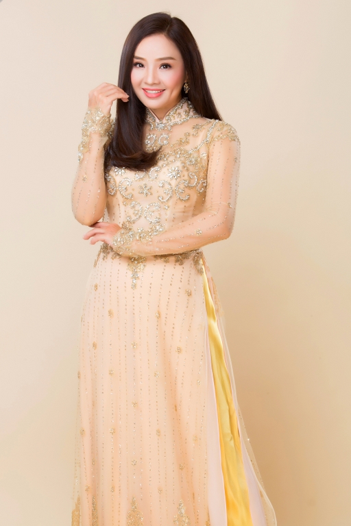 Trong thời gian nghỉ ngơi giữa các phim, chị khá đắt show quảng cáo nên lúc nào cũng tất bật với công việc. Sự bận rộn này mang lại niềm vui trong cuộc sống cho Hoài An sau những thăng trầm của chuyện tình cảm. 
