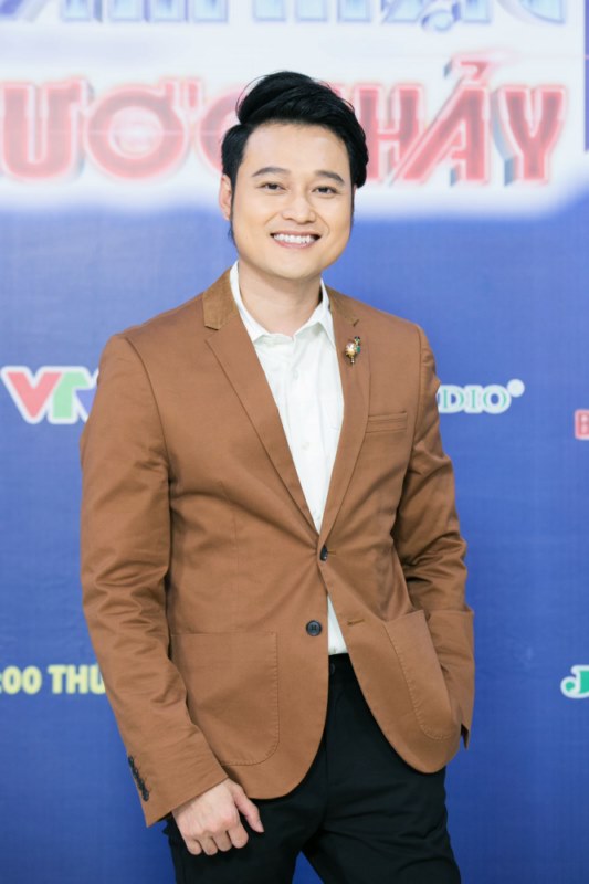 Chia sẻ về khoảng thời gian vắng bóng, Quang Vinh nói: Bởi vì những chuyện không vui trong cuộc sống, Quang Vinh đã tạm xa sân khấu âm nhạc trong suốt 3 năm, dành thời gian chiêm nghiệm lại bản thân và thực hiện những điều mình muốn trải nghiệm, mà không phải là nghệ thuật.