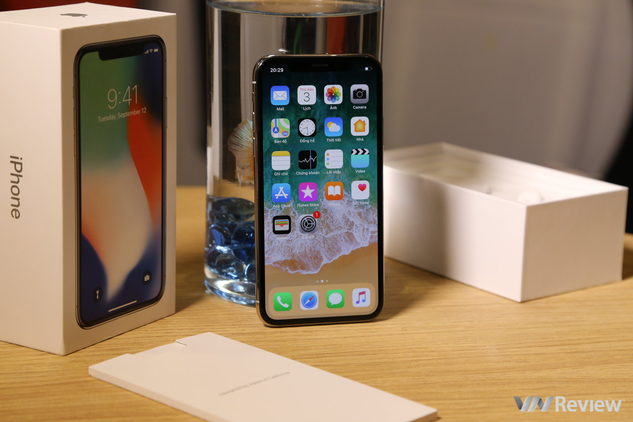 iPhone X hứa hẹn sẽ tạo ra cú hích mạnh mẽ cho thị trường smartphone cao cấp cuối năm nay và cả năm tới nhờ việc được trang bị nhiều tính năng mới lạ. 