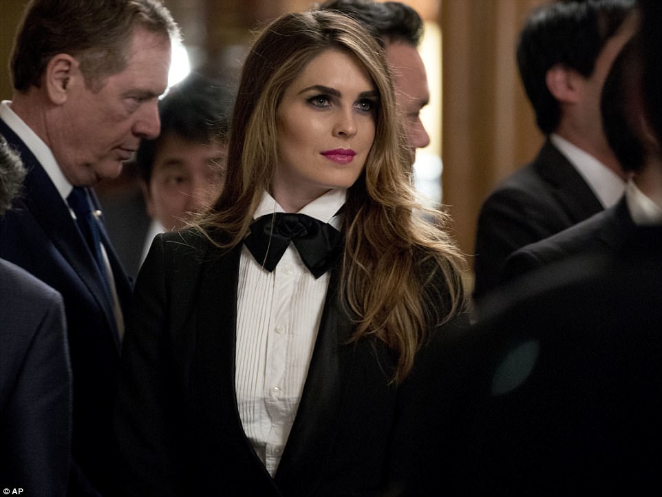 Nữ giám đốc truyền thông 29 tuổi của ông Trump – cô Hope Hicks