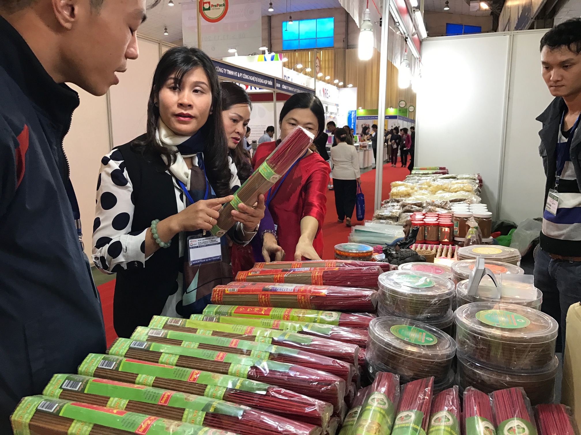 Hương quế có giá 80 nghìn đồng/bó lớn