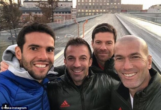4 nhà vô địch World Cup tung ảnh &quot;selfie&quot; vĩ đại nhất!