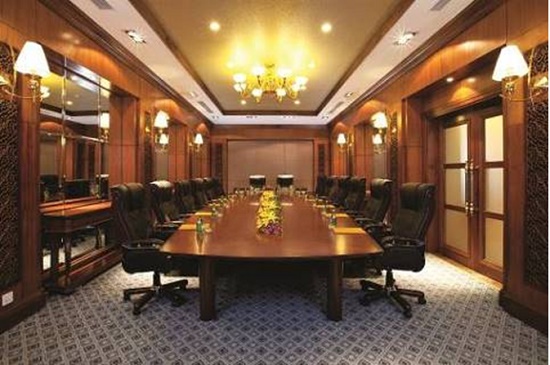 Riêng khu Biệt thự, tất cả căn đều sở hữu hệ thống tiện ích gồm chuỗi vườn và khoảng xanh riêng, được phân chia theo từng khu vực cho gia đình, trẻ em và khu sinh hoạt chung và hồ bơi riêng mang đến một không gian thư giãn tuyệt đối riêng tư.