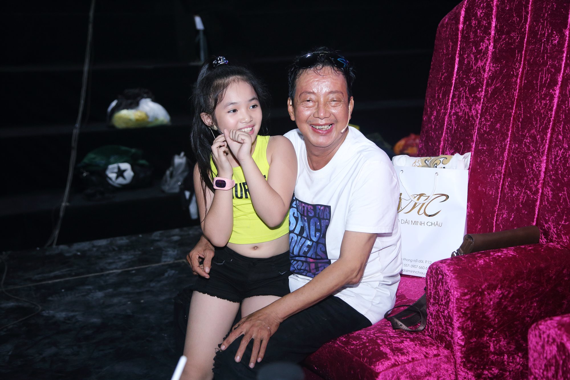 Trước thềm chung kết, Khánh Nhi chia sẻ: Dù có đoạt giải quán quân hay không con cũng nhất định sẽ toả sáng hết mình, để tía có thể nhìn thấy con và tự hào về con.