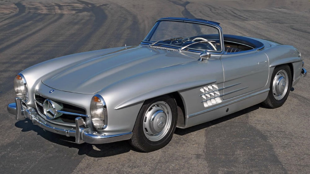 Justin Trudeau (Mercedes 300SL): Được thừa kế từ người cha đã mất (Pierre Trudeau), Mercedes 300 SL là chiếc xe yêu thích nhất của Justin - thủ tướng Canada. 300 SL được coi là một trong những chiếc xe mang tính biểu tượng của mọi thời đại. Tại giai đoạn phát hành, Mercedes 300 SL là chiếc xe nhanh nhất trên thế giới. Năm 2014, một chiếc 300SL khác đã được bán với giá 1,84 triệu USD tại Amelia Island Concours d’Élégance.