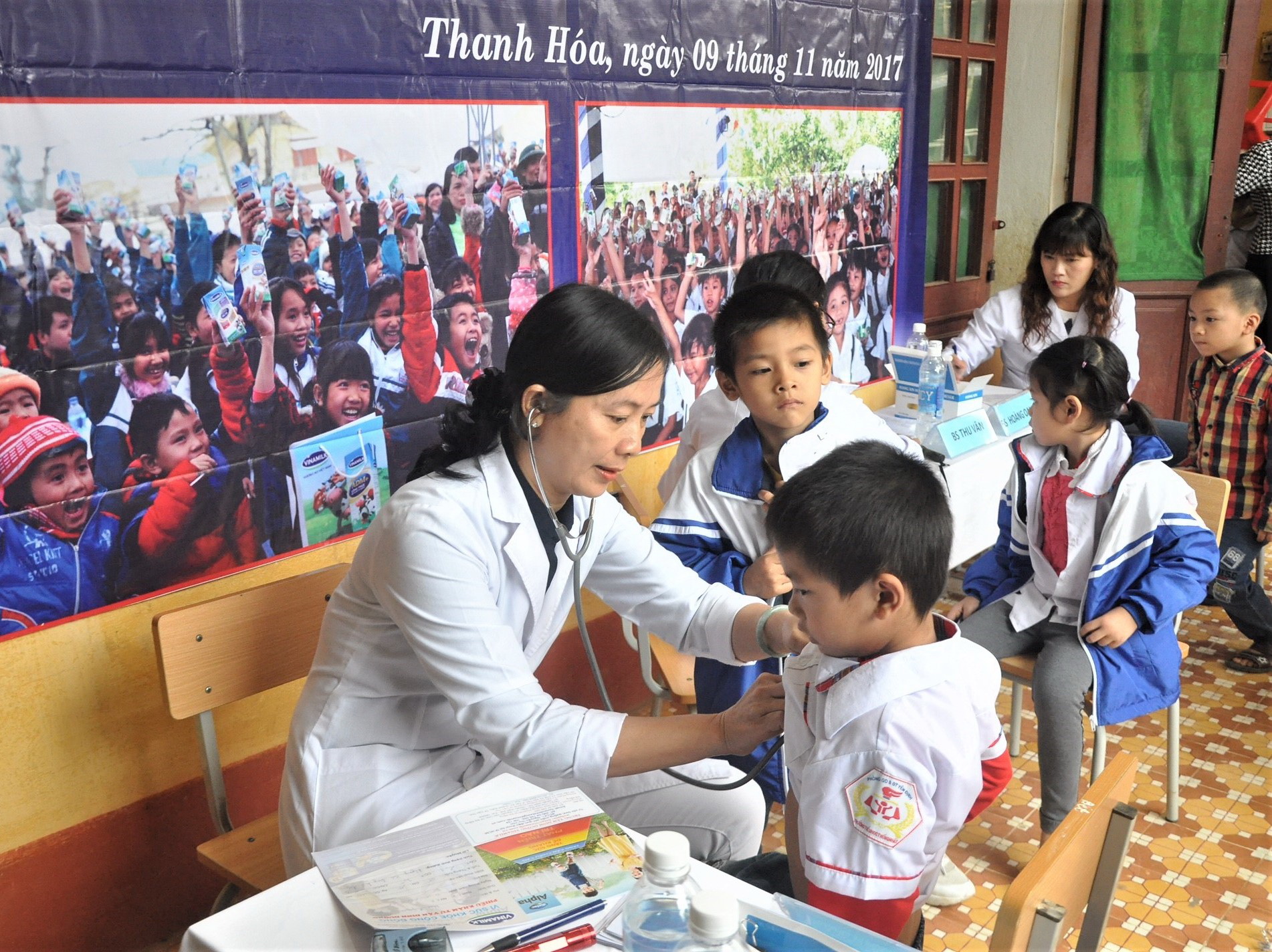 Vinamilk hỗ trợ 3 tỷ đồng cho người dân vùng lũ Yên Bái, Hòa Bình và Thanh Hóa