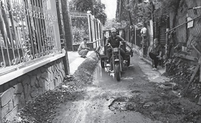 TP HCM: Bị phạt hành chính vì tự bỏ tiền làm đường cho dân