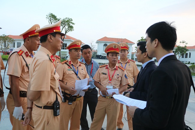Lực lượng CSGT phối hợp chặt chẽ với Tiểu ban lễ tân để đưa, đón đại biểu được đảm bảo đúng thời gian, đúng lịch trình