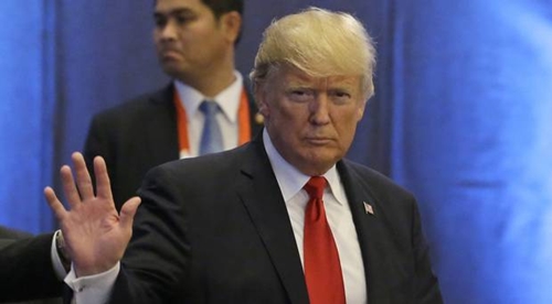 Tổng thống Trump rời Philippines, không dự hội nghị thượng đỉnh Đông Á
