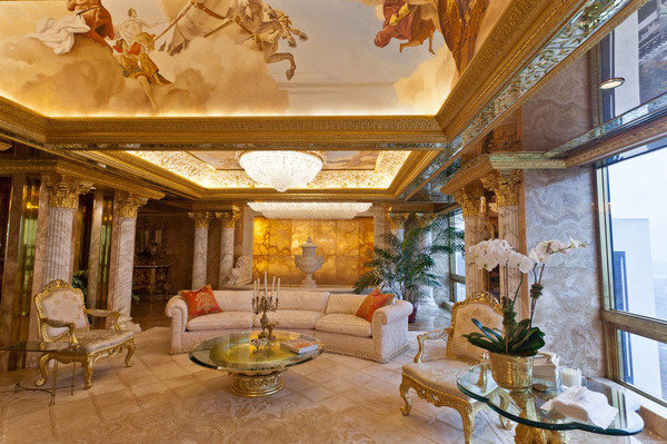 Ngôi nhà được thiết kế mô phỏng lâu đài Versailles của Pháp