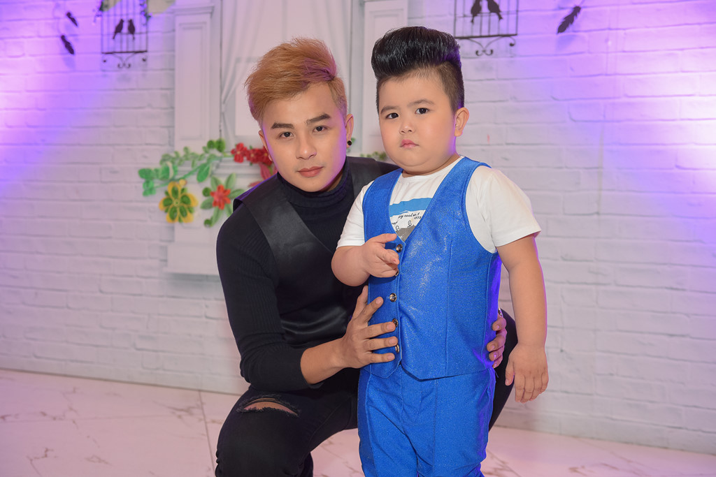Dương Hiếu Nghĩa và bé Tin Tin