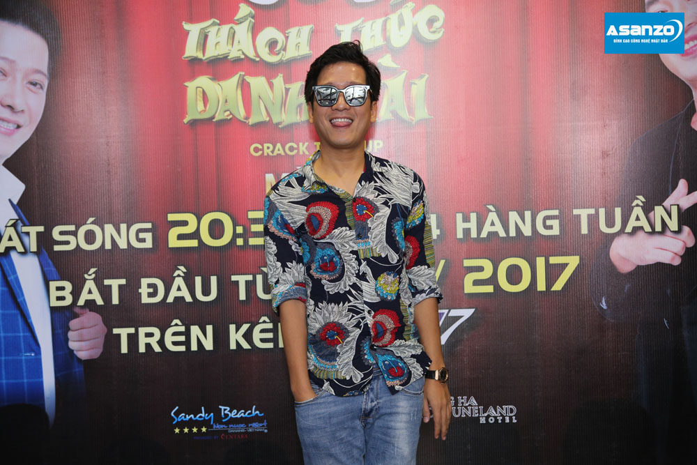 Ở Thách Thức Danh Hài, “Mười Khó” luôn cân nhắc nhiều khía cạnh khác nhau từ cách thí sinh chuẩn bị lời thoại, đạo cụ… trước khi để một thí sinh nào thuyết phục. 