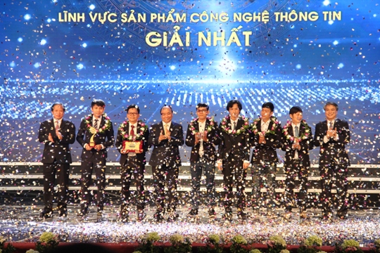 Năm nay, giải nhất duy nhất trong lĩnh vực công nghệ thông tin là sản phẩm thuộc hệ thống tiềm năng: Sản phẩm ứng dụng công nghệ mô phỏng thực tại ảo 3D xây dựng cơ thể người phục vụ công tác giảng dạy, học tập và nghiên cứu trong khối ngành khoa học sức khỏe của nhóm tác giả Trần Việt Trung, Lê Văn Chung, Trịnh Hiệp Hòa, Lê Khắc Triều Hưng, Nguyễn Lương Thọ, Nguyễn Minh Đức thuộc trường Đại học Duy Tân. Ông Nguyễn Xuân Phúc - Uỷ viên Bộ Chính trị, Thủ tướng Chính phủ và ông Trương Minh Tuấn - Bộ trưởng Bộ TT&TT và ông Trần Mạnh Hùng - Chủ tịch Hội đồng thành viên VNPT lên trao giải.