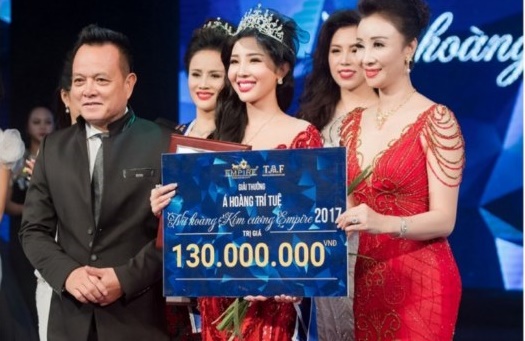Diễm Nguyễn bất ngờ trở thành Á Hoàng Kim Cương 2017