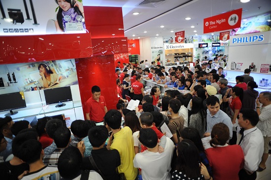Gần 2000 gian hàng ngập tràn ưu đãi trong dịp Vincom Black Friday 2017