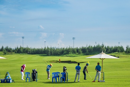 Ấn tượng với số lượng xe sang không giới hạn cho giải HIO tại SMiC Golf Challenge Tournament 2017