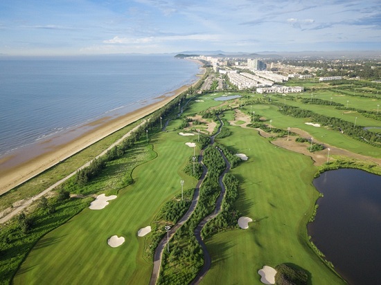 FLC Samson Golf Links nằm trong quần thể nghỉ dưỡng 5 sao FLC Sầm Sơn