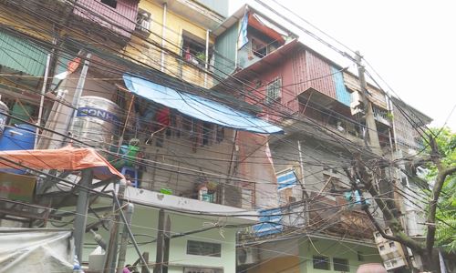 Người dân ở các chung cư cũ không muốn dời &quot;đất vàng&quot;