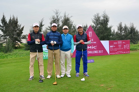 Các gôn thủ trong buổi sáng thi đấu đầu tiên